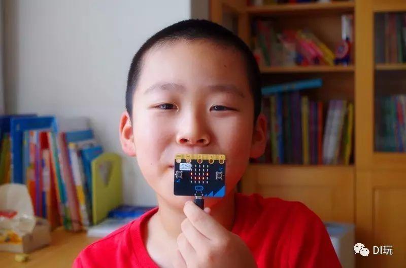 [微课]小米趣玩micro:bit 01 HELLO,DIMI !