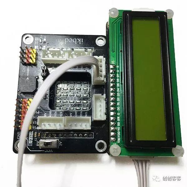 MIcrobit 驱动lcd1602滚动显示