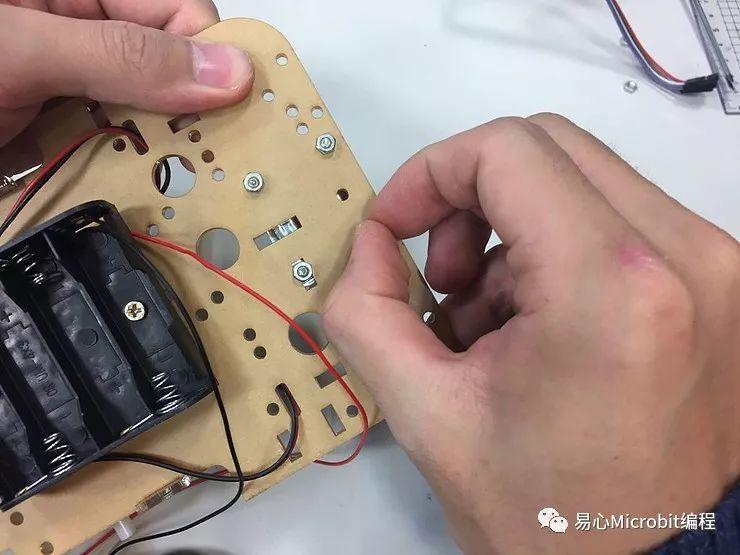 遥控车课程系列：简单制作自走车(车体部分)