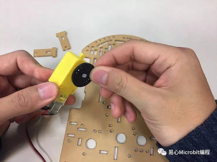 遥控车课程系列：简单制作自走车(车体部分)