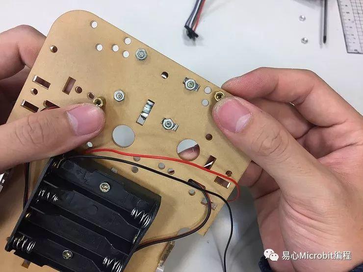 遥控车课程系列：简单制作自走车(车体部分)