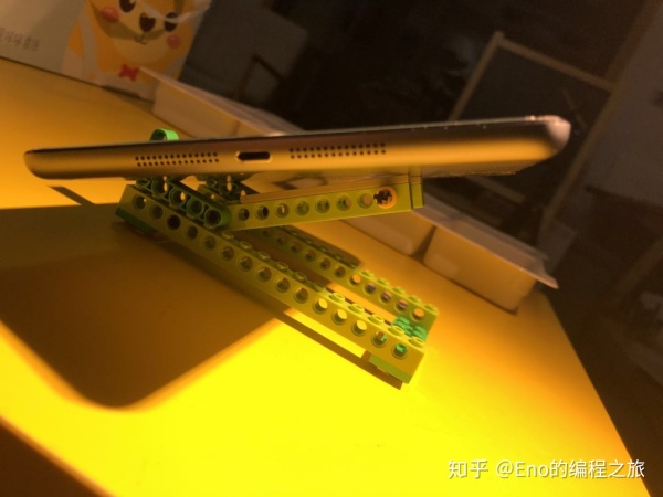用LEGO制作手机支架 用LEGO制作手机支架