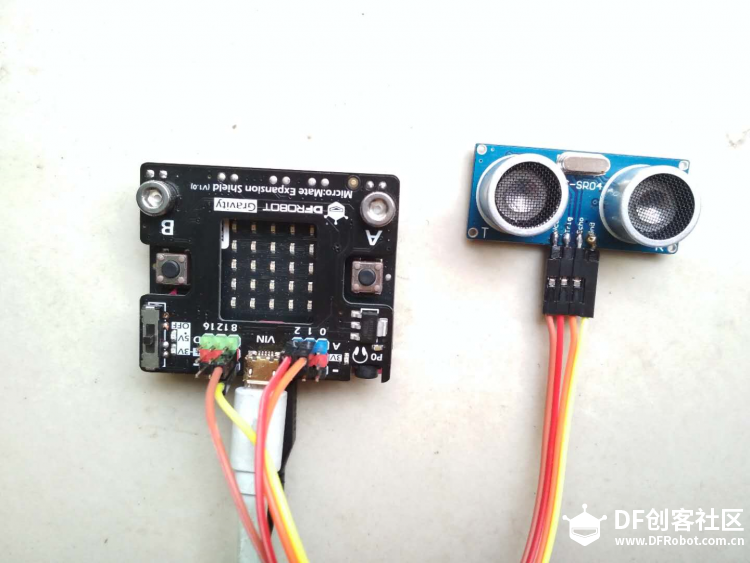 玩转micro:bit-用BXY玩超声波传感器