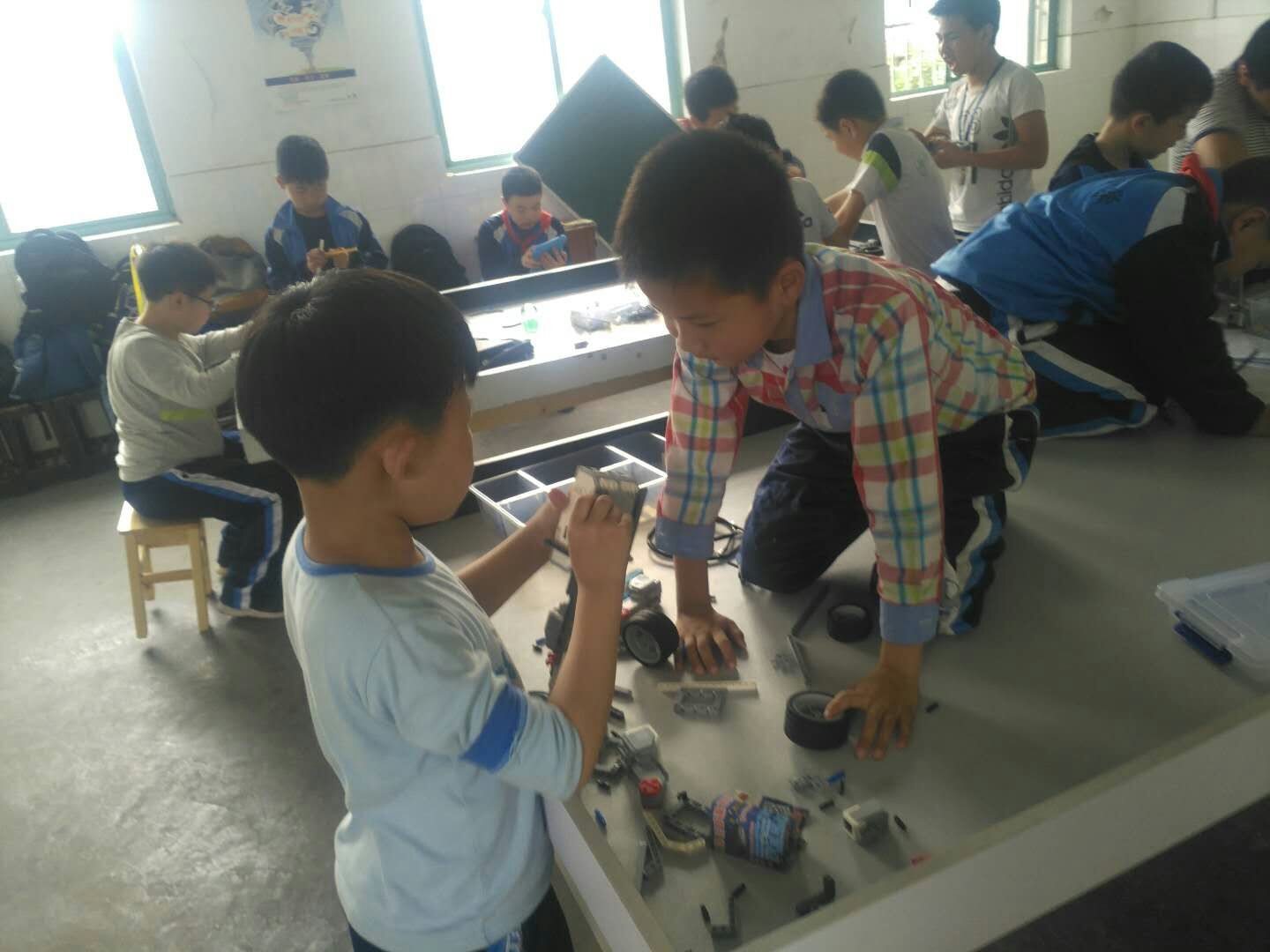 EV3基础课(八):动力延伸高阶课——触动传感器与齿轮加速 EV3基础课(八):动力延伸高阶课——触动传感器与齿轮加速