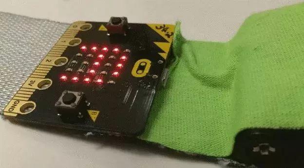 当旧牛仔裤T恤遇上Micro:bit