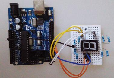 Arduino 入门之数码管随机显示数字