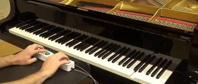 轻松成为钢琴大师！Google AI 让你只用 8 个键　即兴演奏华丽乐曲