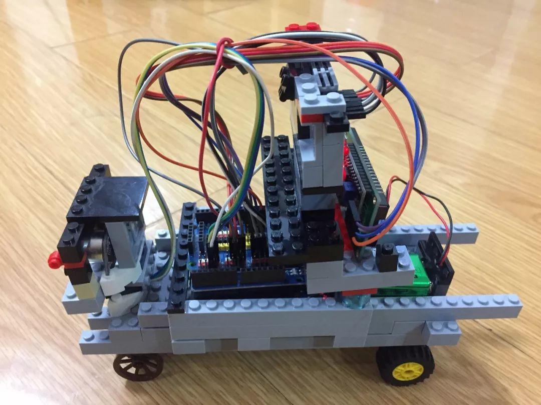 Arduino+乐高专题┃超声波测距小车（带灯光报警）组装及程序解析