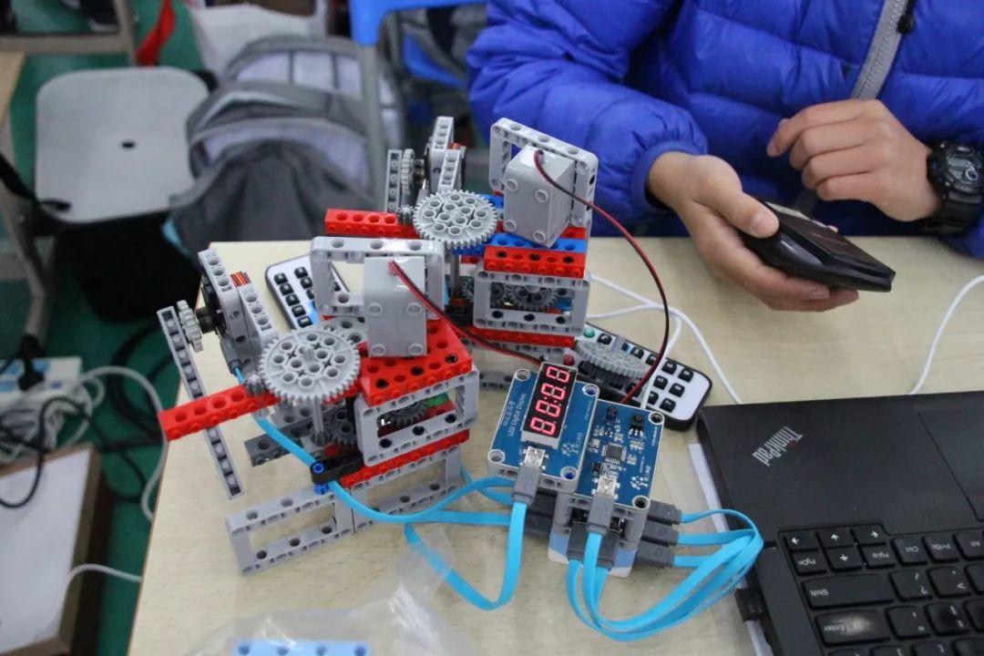 少儿编程必须“软”“硬”兼施
