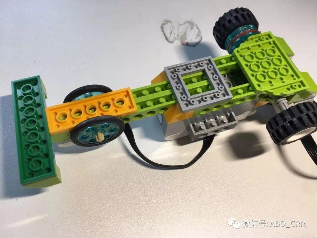 少儿编程Scratch第35讲:赛车-乐高入门机器人-WeDo(4-7岁) 少儿编程Scratch第35讲:赛车-乐高入门机器人-WeDo(4-7岁)